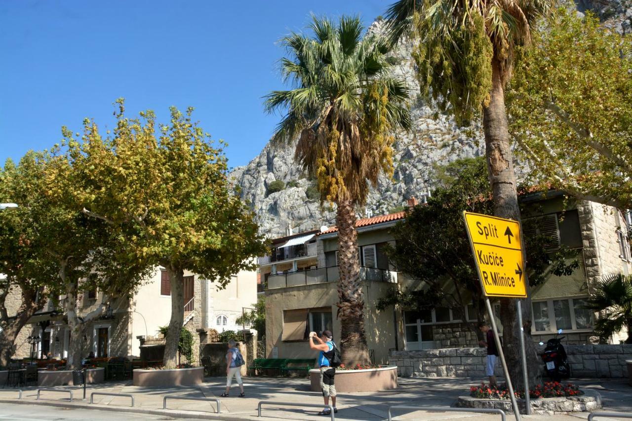 Apartment Mimica-Croatia , Omis , Center Esterno foto