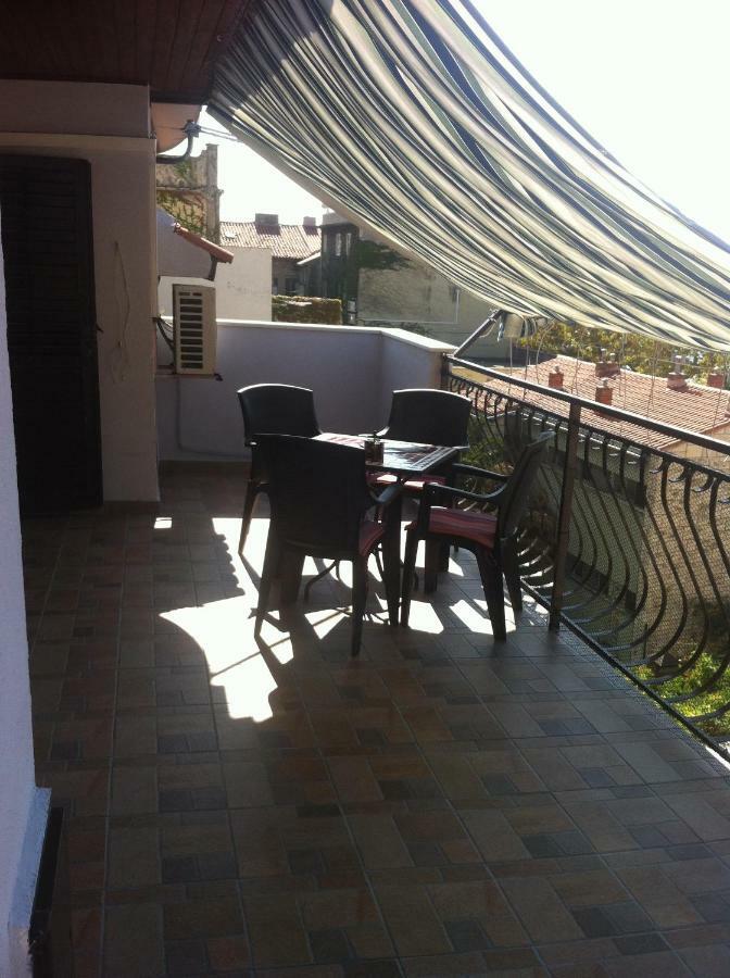 Apartment Mimica-Croatia , Omis , Center Esterno foto