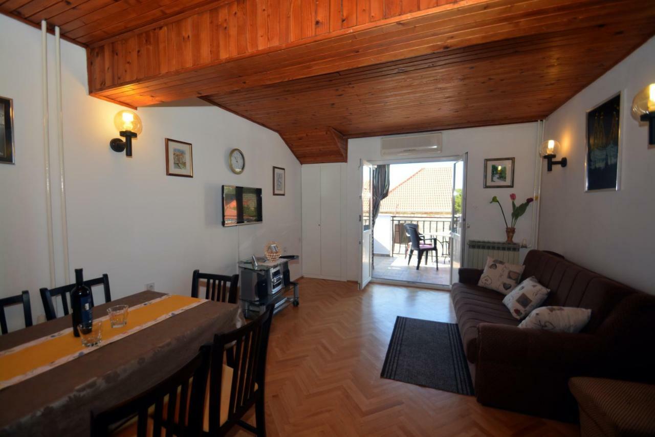 Apartment Mimica-Croatia , Omis , Center Esterno foto