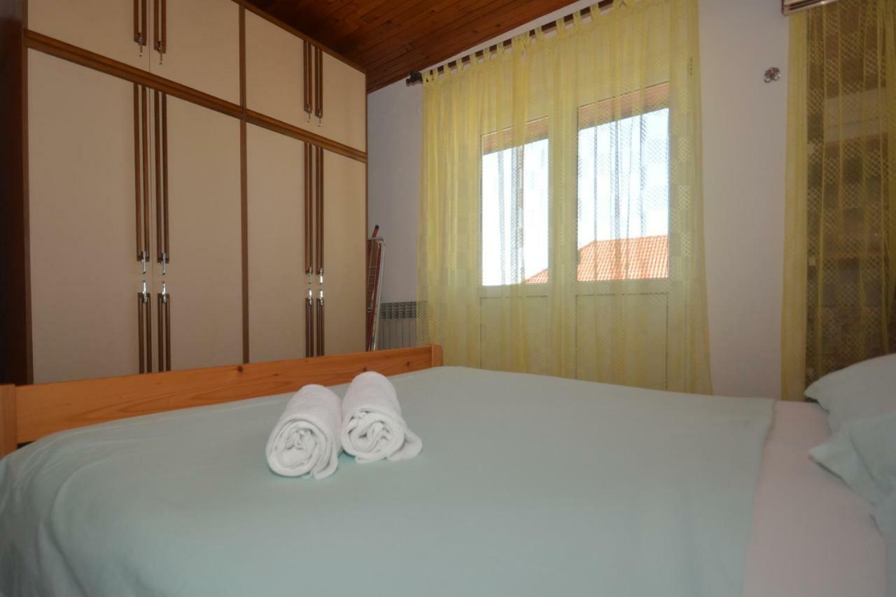 Apartment Mimica-Croatia , Omis , Center Esterno foto