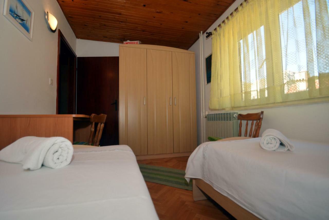 Apartment Mimica-Croatia , Omis , Center Esterno foto