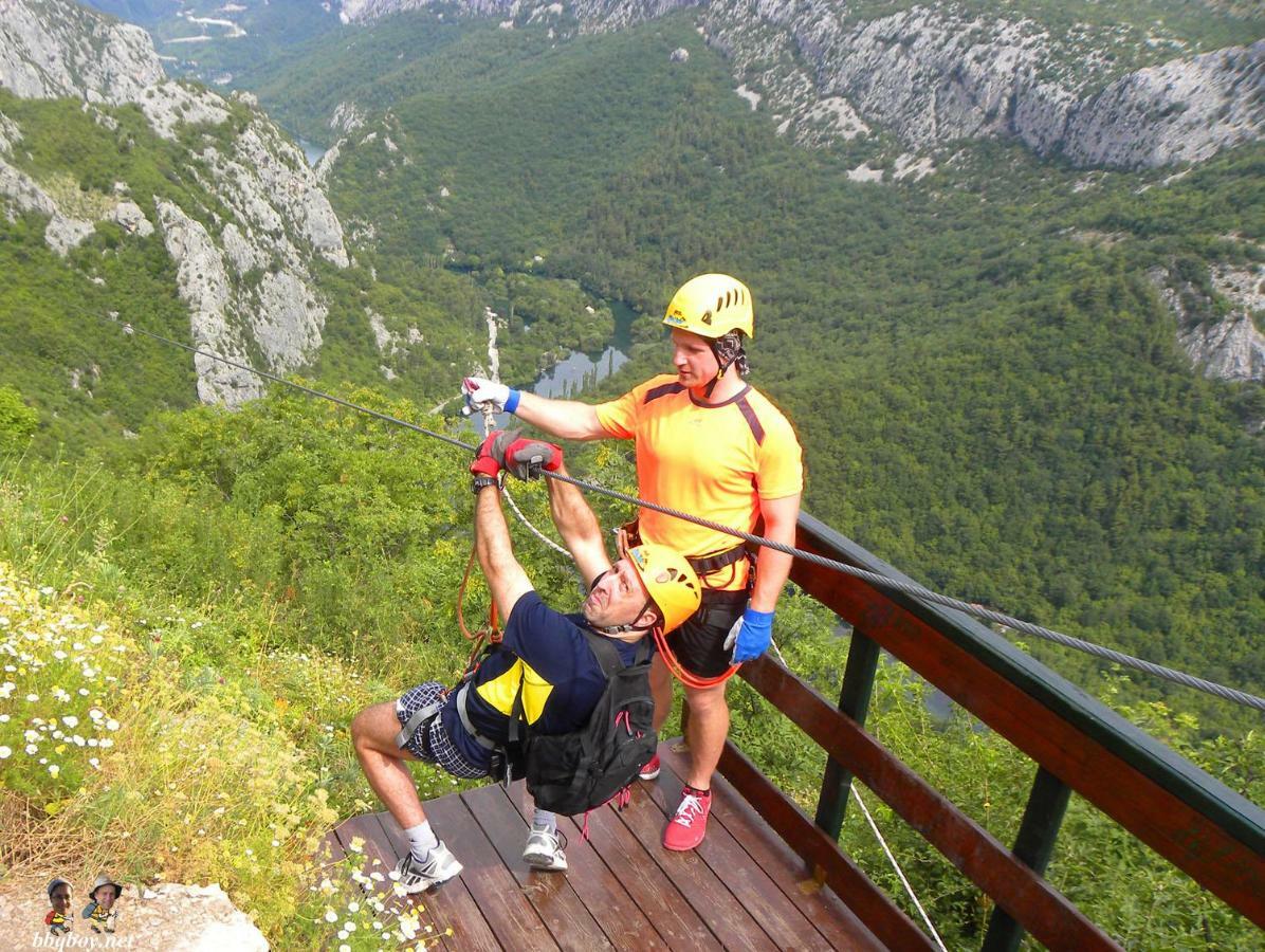 Apartment Mimica-Croatia , Omis , Center Esterno foto